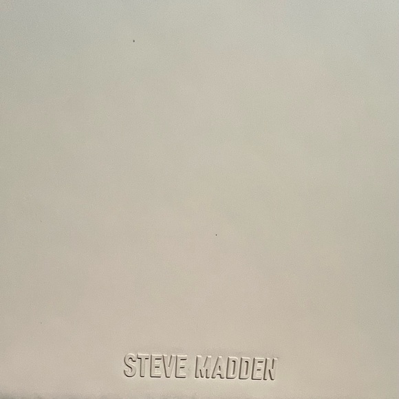 NWOT Steve Madden Kayla box bag with drawstring pouch. Bone color. - Picture 5 of 15